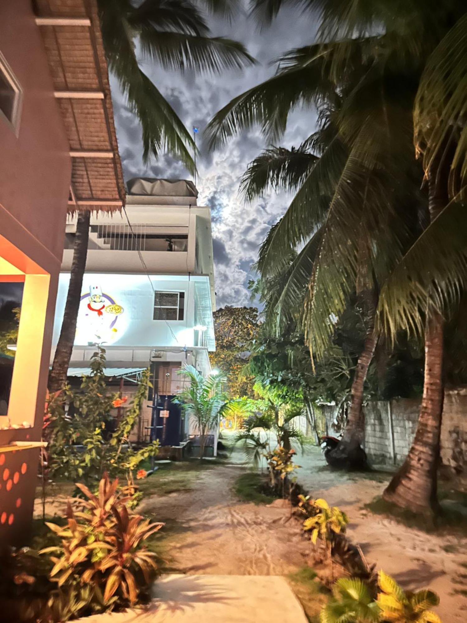 In Dai Aquasports And Beach Resort سانتا في المظهر الخارجي الصورة